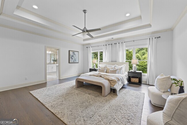 Building Photo - 1742 Helen Dr NE