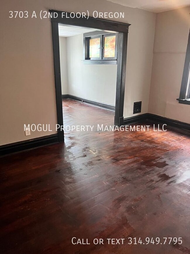 Building Photo - 3703 A (2nd floor) Oregon-