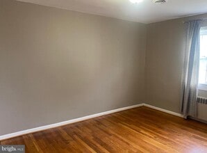 Building Photo - 115 Cherry Parke