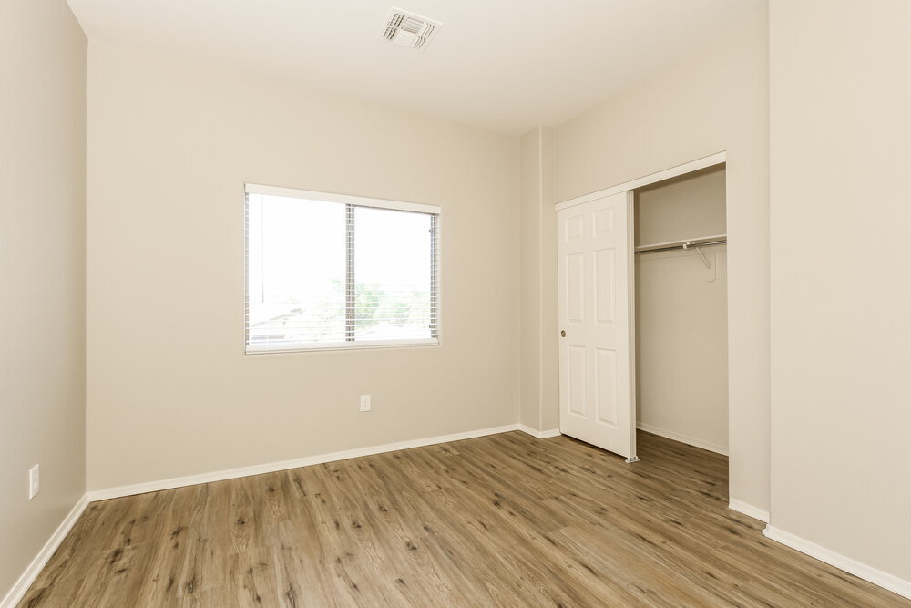 Building Photo - 476 East Placita Rejilla