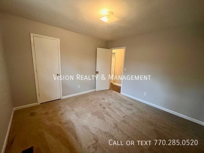 Building Photo - 270 Sage Dr