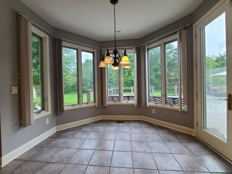 Building Photo - 9440 Park Ridge Trail