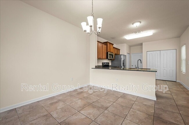 Building Photo - 51 Englewood Tr