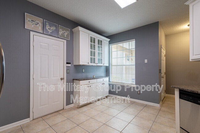 Building Photo - 9777 Summer Grove Way W