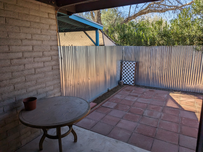 Building Photo - 3646 E Blacklidge Dr