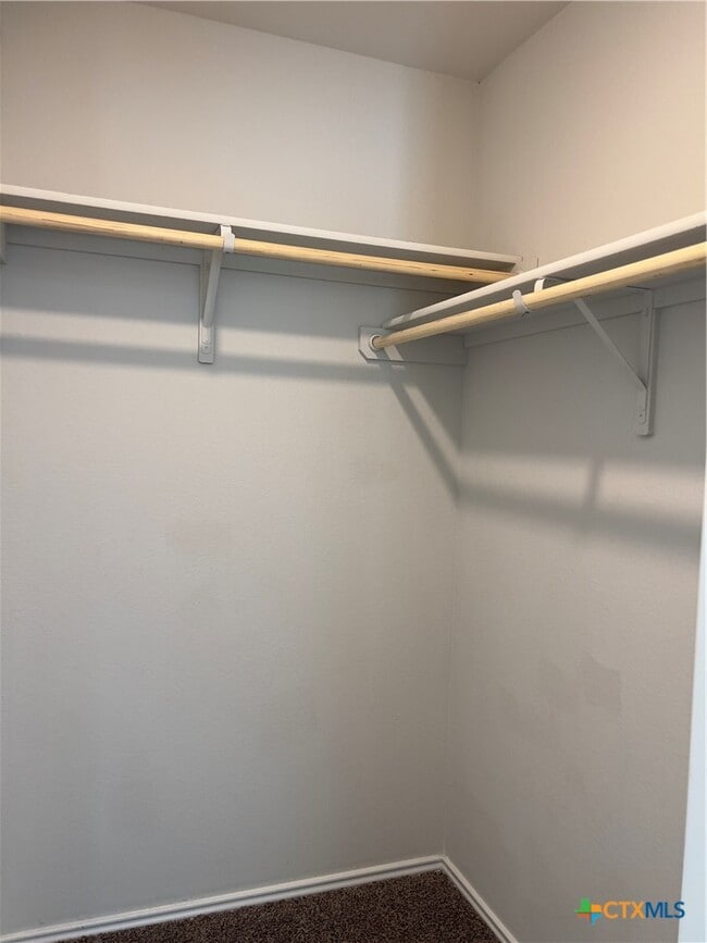 Building Photo - 302 Saddleback Trl