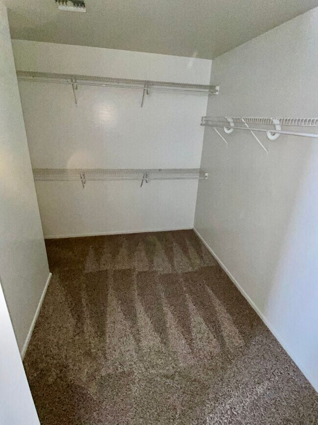 Building Photo - 3 Bed, 2 Bath in Rancho El Mirage