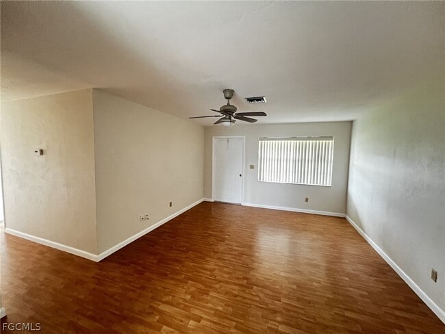 Building Photo - 1102 SE 16th St