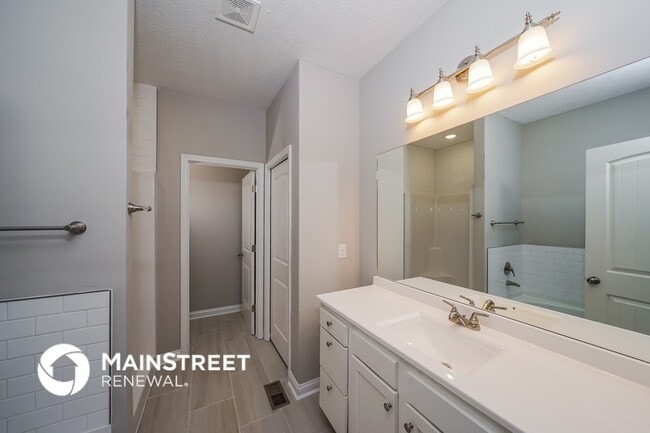 Building Photo - 9135 River Trail Dr