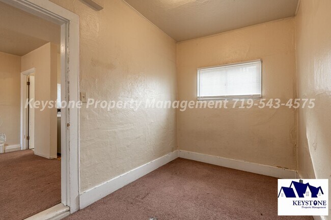 Building Photo - Ground Level, One Bedroom Apartment with A...