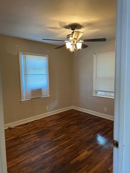 Building Photo - 836 Rodey Ave
