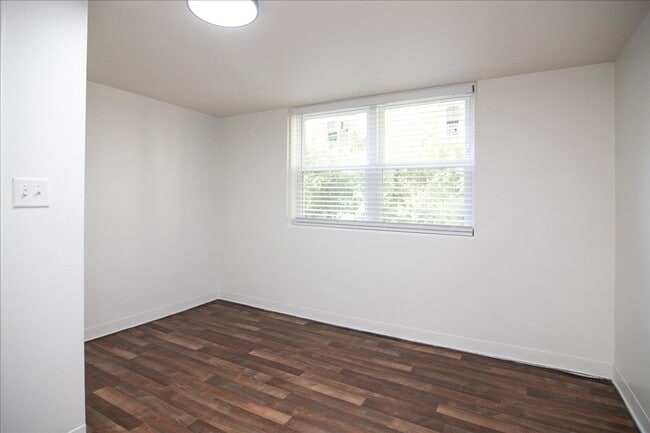 Building Photo - Newly Renovated 2/2 Duplex Unit Minutes From Decatur Square & Va Highlands!