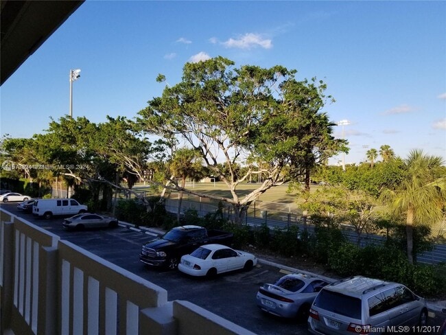 Building Photo - 560 SE 2nd Ave