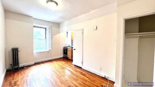 Building Photo - 936 West End Ave