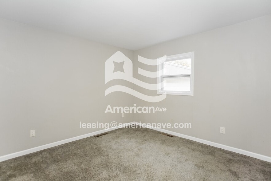 Building Photo - 20019 Lexington