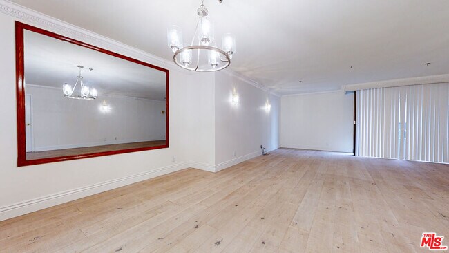 Building Photo - 10660 Wilshire Blvd
