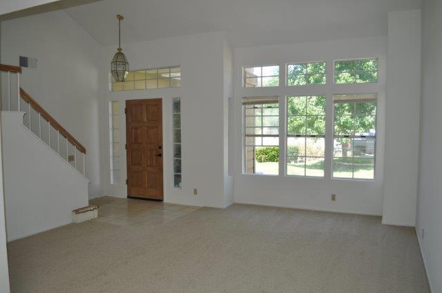 Building Photo - 4 Bedroom Home in the Summer Creek Community of West Escondido