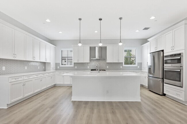 Building Photo - 12556 Gross Pointe Dr