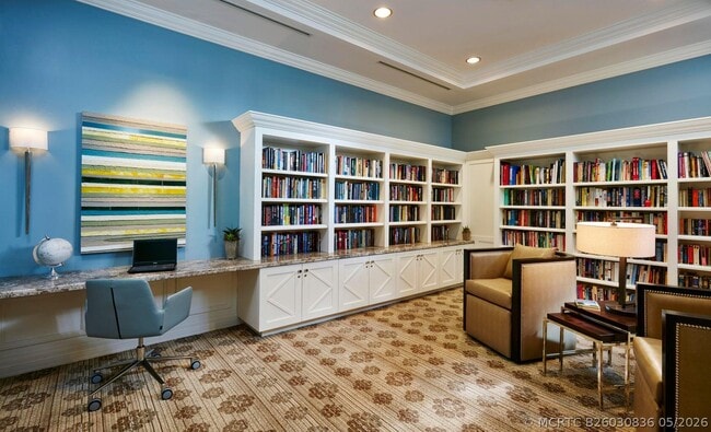 Building Photo - 8232 Heritage Club Dr