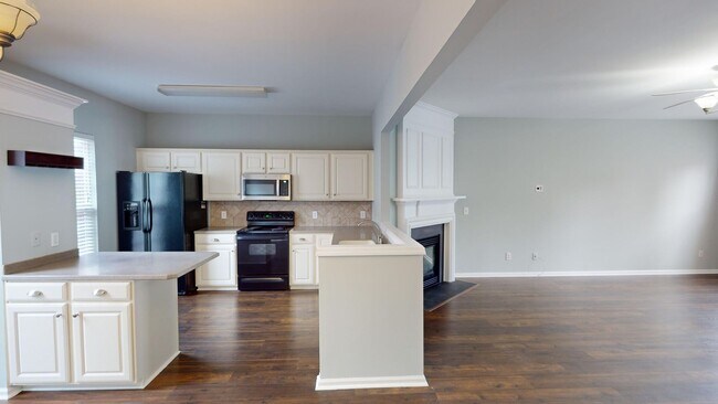 Building Photo - Double Master Townhome in South Park