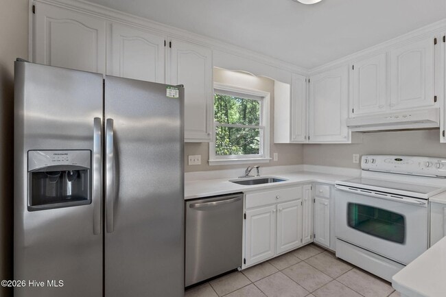 Building Photo - 24 Spring Lake Dr