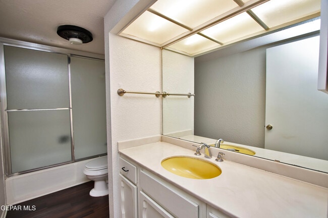 Building Photo - 5710 Mira Grande Dr