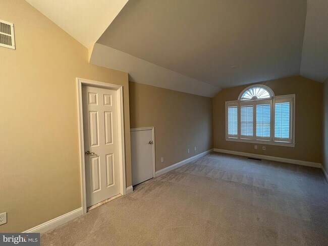 Building Photo - 1735 22nd Ct N