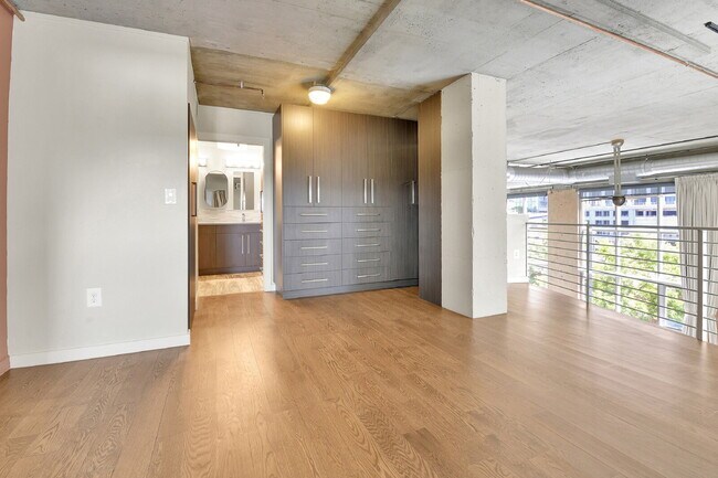 Building Photo - $3,100 - 2 Bed, 2 Bath Lofted Condo in Den...