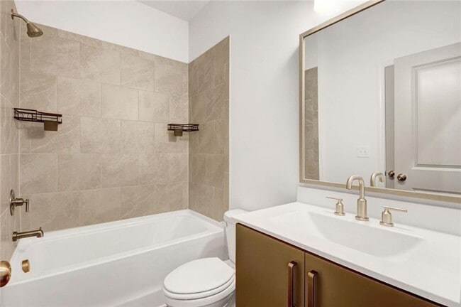 Building Photo - 900 Brees Ct