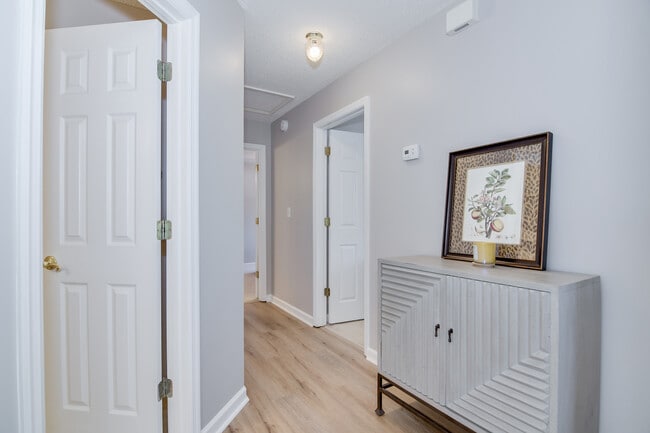 Building Photo - 662 Tara Ln