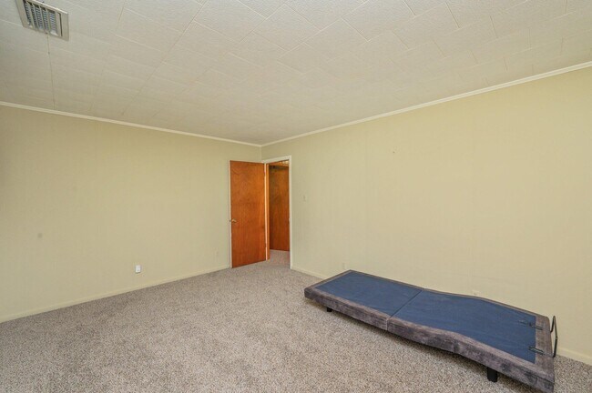 Building Photo - 803 Ingle Rd