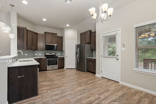 Building Photo - Beautiful 3 bedroom, 2 bathroom home in Hills of Bear Creek!!!