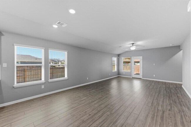 Building Photo - 100 Javans Nest