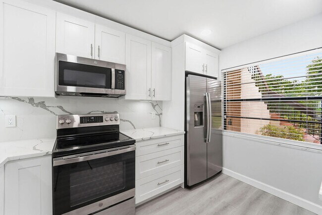 Building Photo - 21839 Arriba