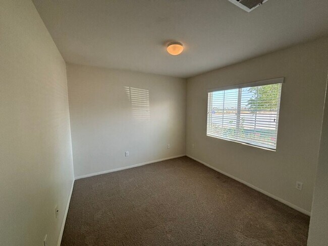 Building Photo - 1085 SPUD Moreno St