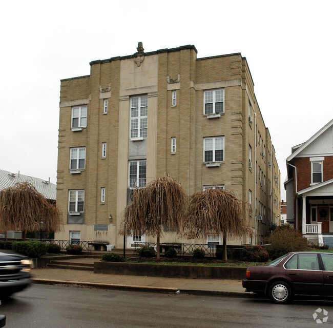 Cavalier Apartments 1316 Virginia St E Charleston WV 25301