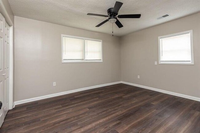 Building Photo - New Fully Renovated Home - Open to Section 8