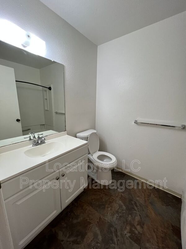 Building Photo - 46-267-267 Kahuhipa St