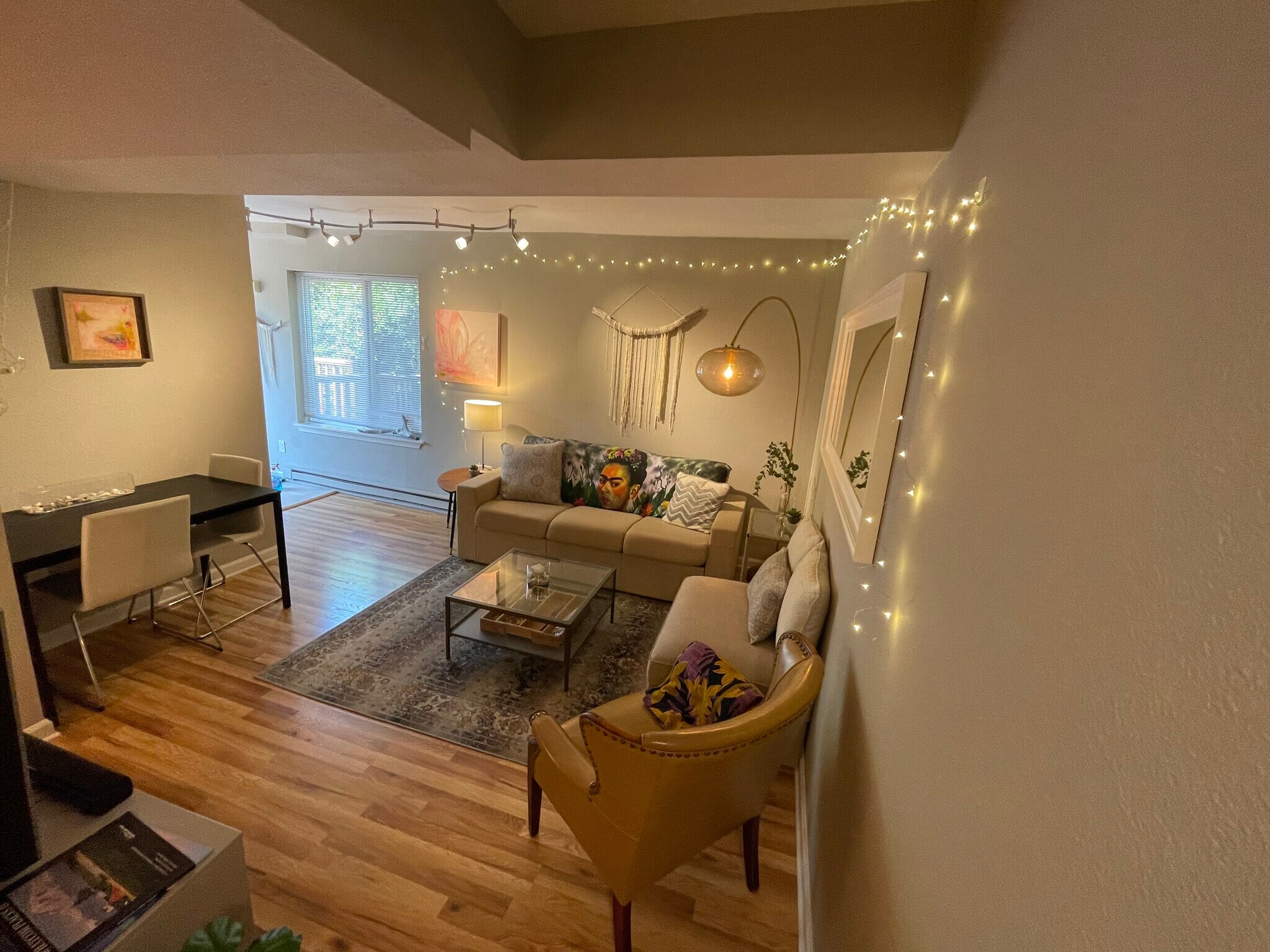 101 living dining space - 631 N Garden St