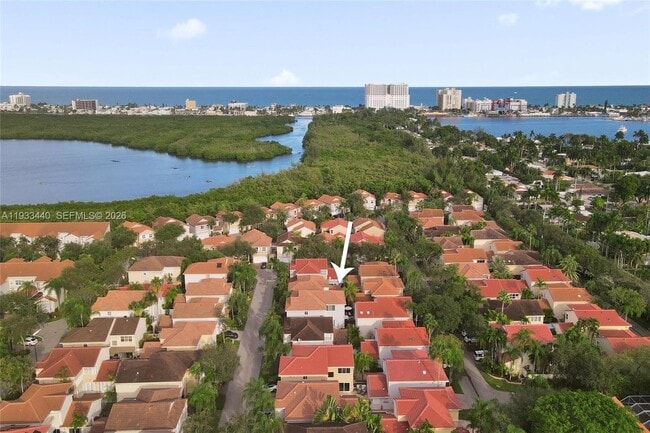 Building Photo - 1046 Satinleaf St