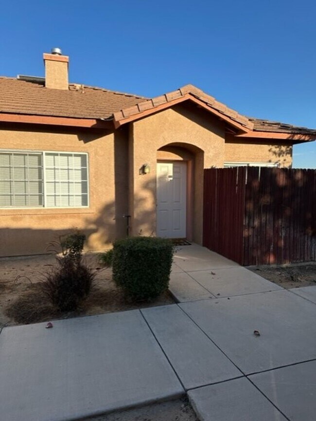 Building Photo - 513 Yellow Meadow Ct