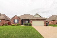 Building Photo - New vinyl plank in bedrooms, hall, new paint, new heat & air conditioning system 2025, large livi...