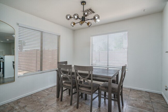Building Photo - LOVELY 3 BED/2.5 BATH HOME WITH POOL!