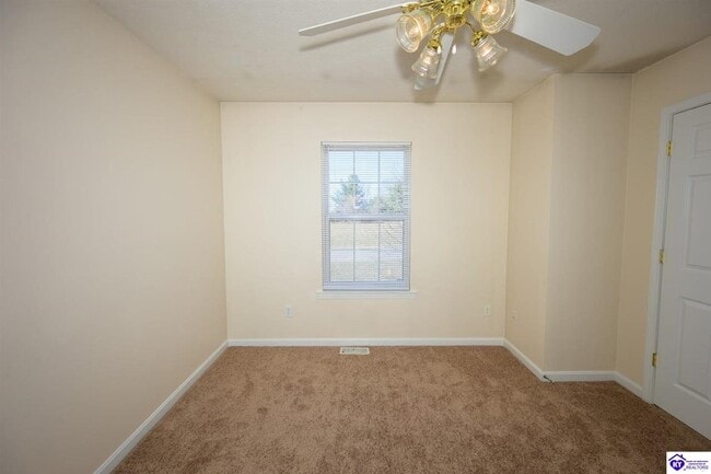 Building Photo - 132 Pointers Ct