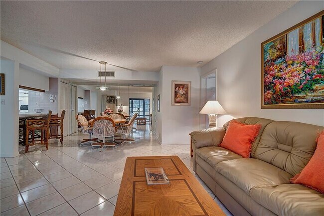 Building Photo - 15469 Lakes of Delray Blvd
