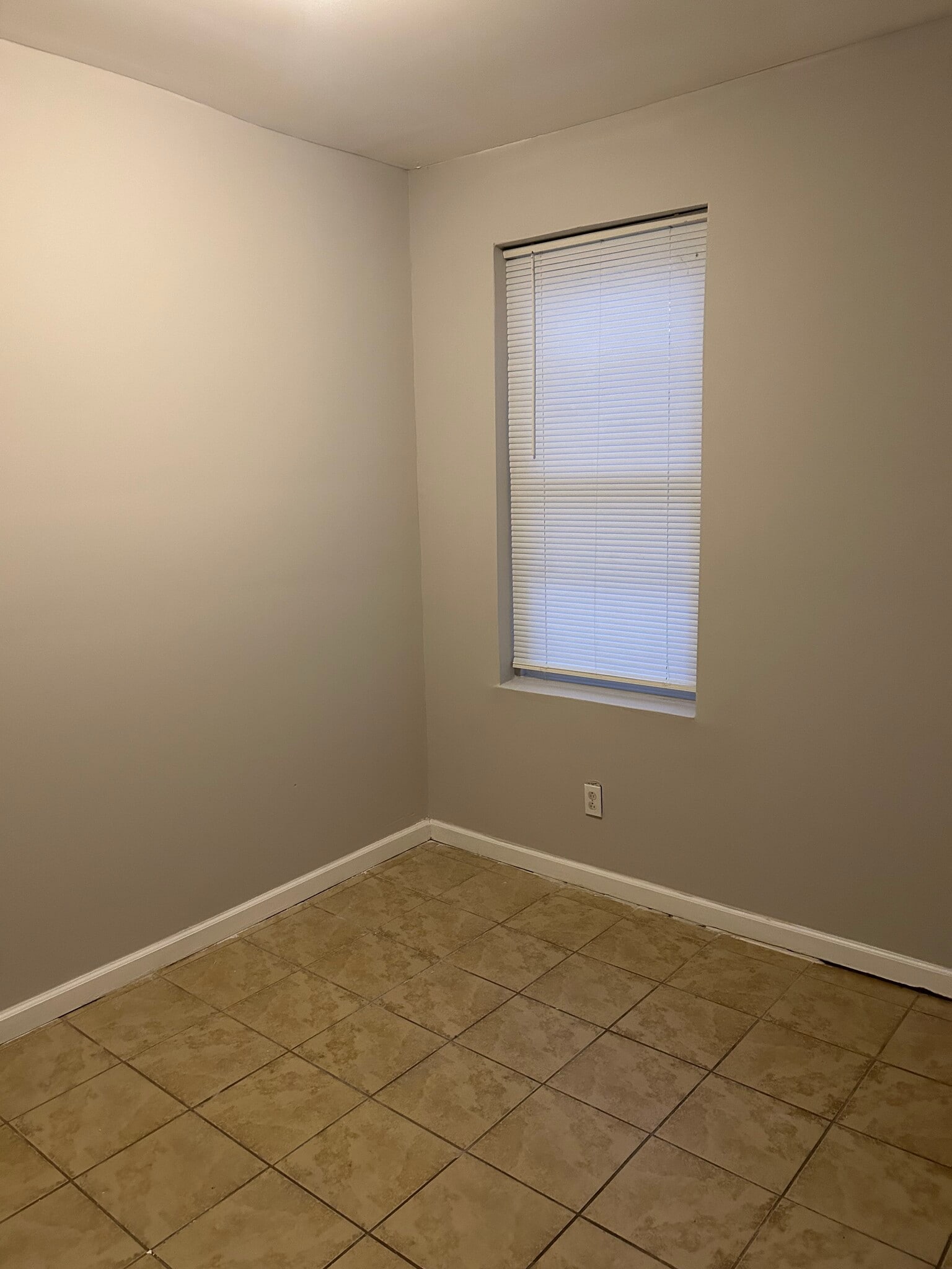 Bedroom - 4811 Darrah St