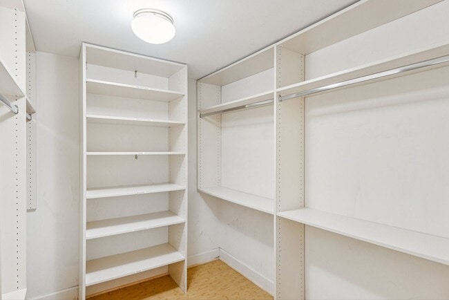 Building Photo - 2 BD/ 2BA  Apartment
