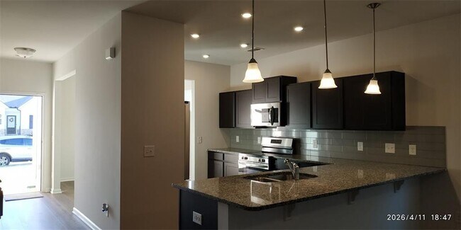 Building Photo - 132 Marion Dr