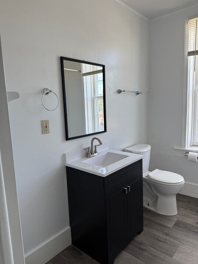 Building Photo - 202 1/2 S Madison - Richmond