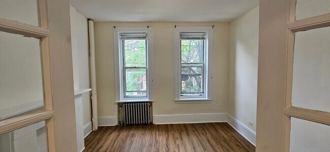 Building Photo - 327 Jackson St